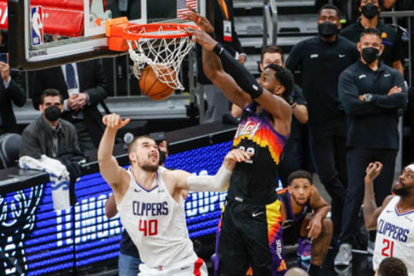 籃球比賽中常見的戰術有哪些?